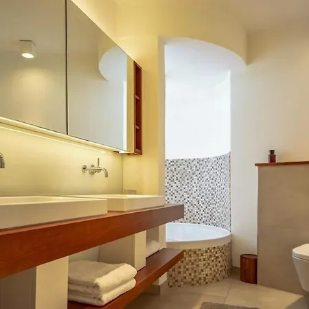 Βίλα Algarve Villa With Pool, Jacuzzi And Benagil Views