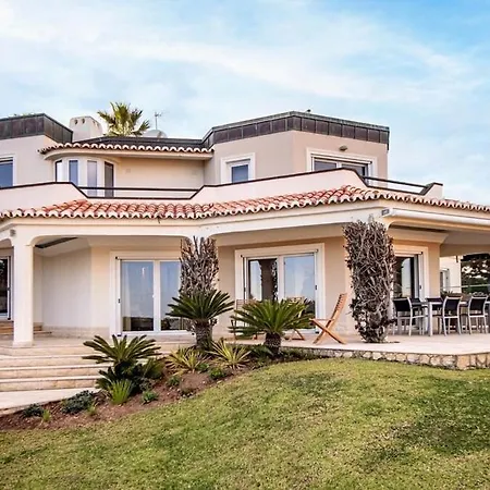 Algarve Villa With Pool, Jacuzzi And Benagil Views Βίλα