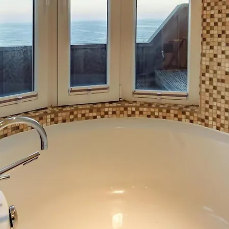 Βίλα Algarve Villa With Pool, Jacuzzi And Benagil Views