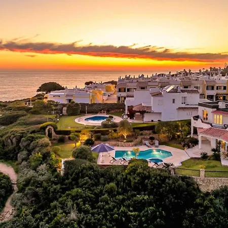 Villa Algarve With Pool, Jacuzzi And Benagil Views *