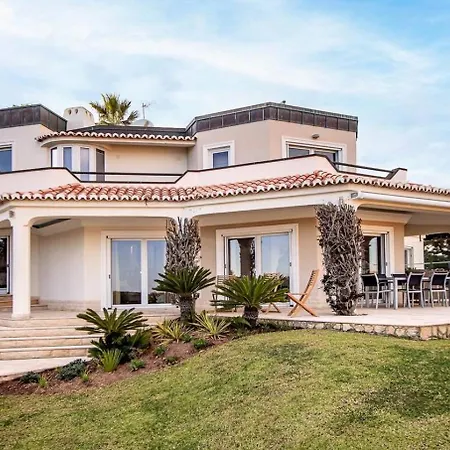 Algarve With Pool, Jacuzzi And Benagil Views *